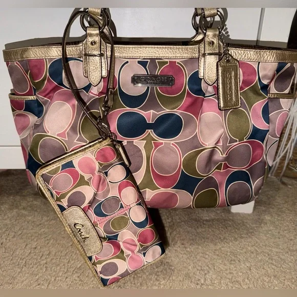 2pc Limited Ed. Coach Multicolor Medium Signature Gallery Scarf Print Satin Tote - Picture 2 of 13